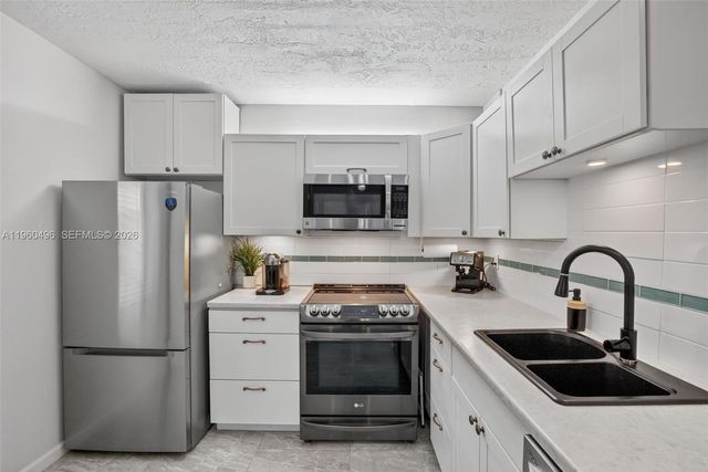 2801 Somerset Dr 205, Lauderdale Lakes, FL 33311