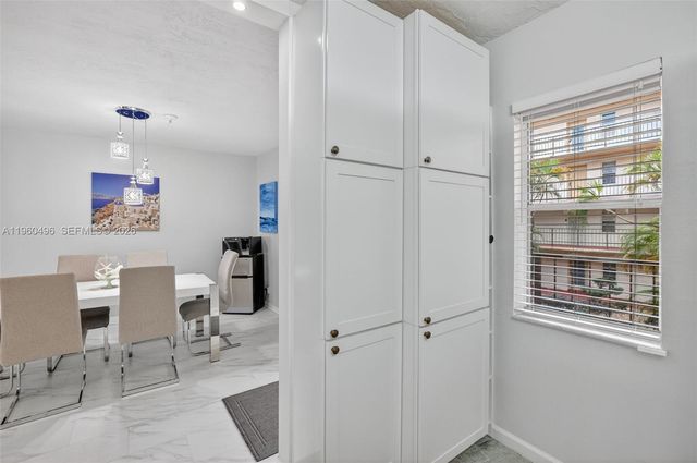 2801 Somerset Dr 205, Lauderdale Lakes, FL 33311