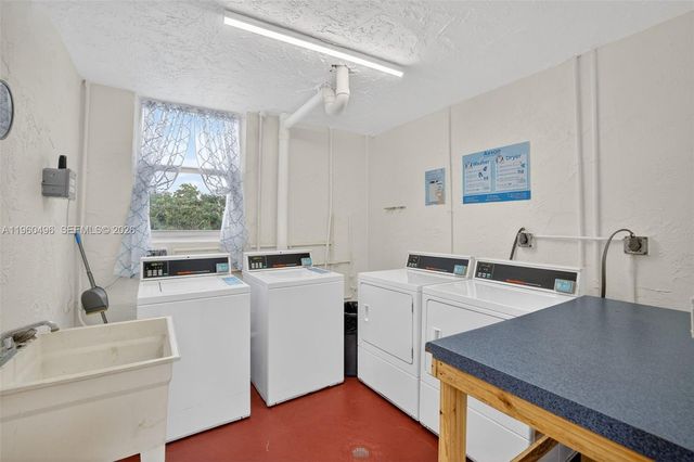 2801 Somerset Dr 205, Lauderdale Lakes, FL 33311