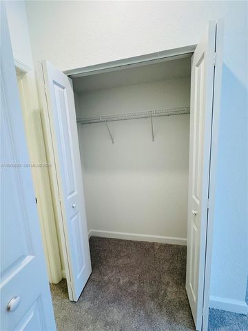 2527 SE 29th St, Homestead, FL 33035