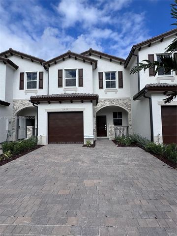 2527 SE 29th St, Homestead, FL 33035