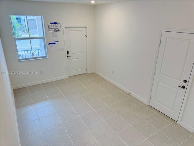 2527 SE 29th St, Homestead, FL 33035