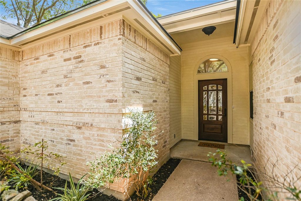 243 Mooring CIR B, Lakeway, TX 78734