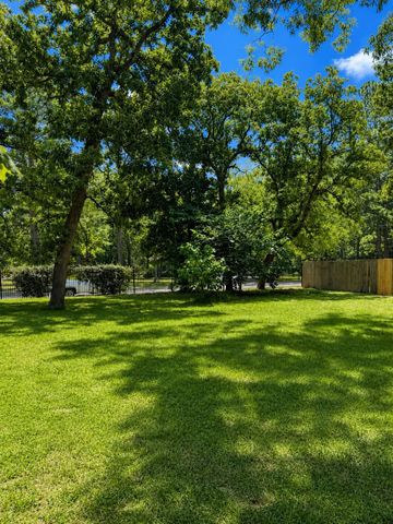154 Woodway Drive, Magnolia, TX 77355