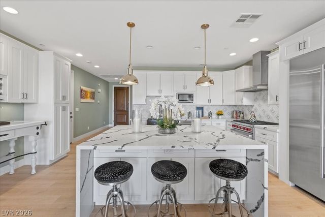 1195 Calcione Drive, Henderson, NV 89011