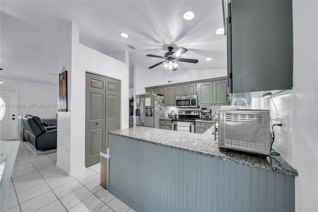 8341 Cardinal Rd, Fort Myers, FL 33967