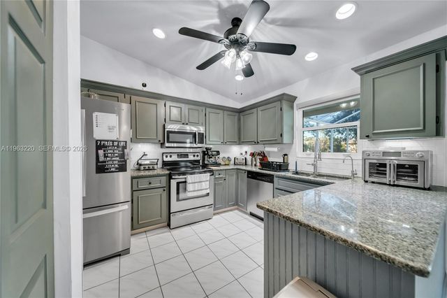 8341 Cardinal Rd, Fort Myers, FL 33967