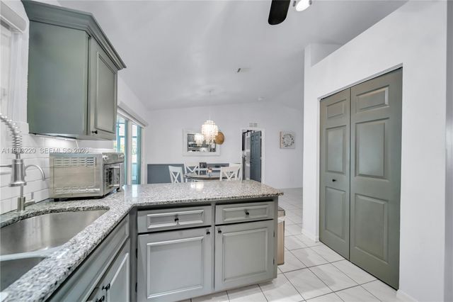 8341 Cardinal Rd, Fort Myers, FL 33967