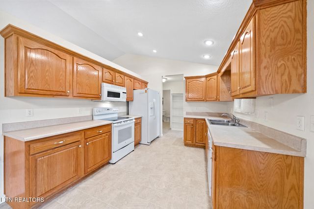 3076 Ryan Rd, Crossville, TN 38571