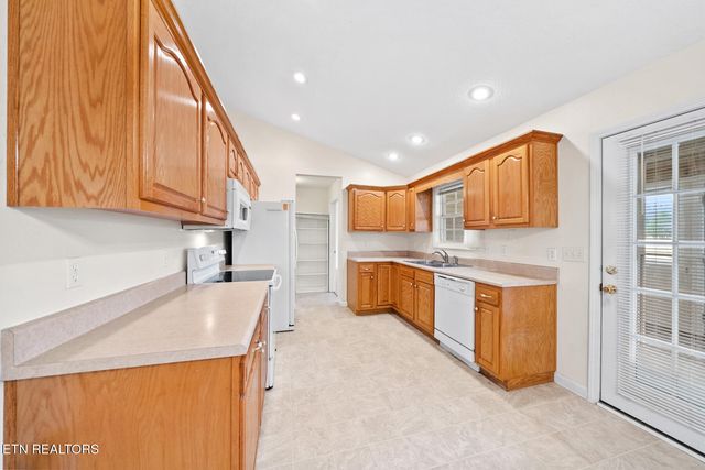 3076 Ryan Rd, Crossville, TN 38571