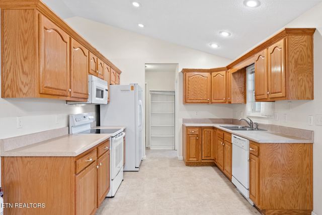 3076 Ryan Rd, Crossville, TN 38571