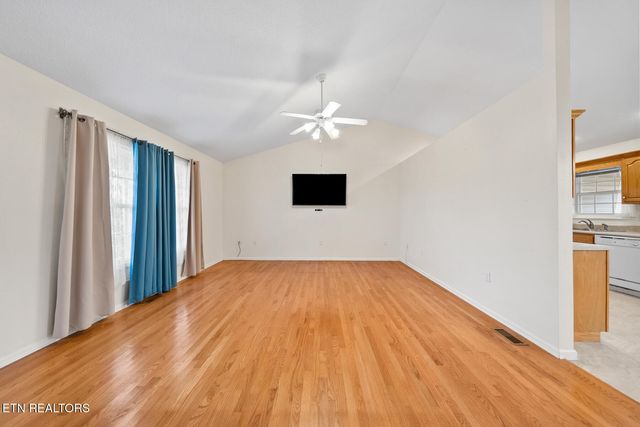 3076 Ryan Rd, Crossville, TN 38571