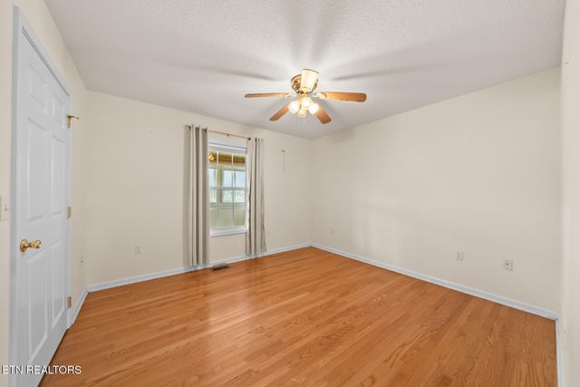 3076 Ryan Rd, Crossville, TN 38571