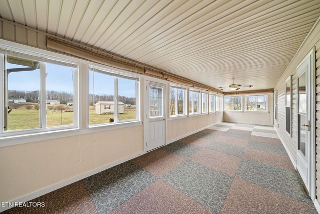 3076 Ryan Rd, Crossville, TN 38571