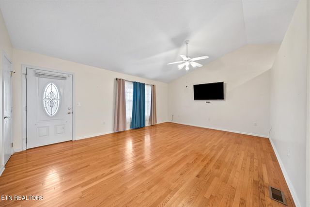 3076 Ryan Rd, Crossville, TN 38571