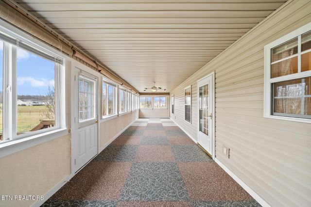 3076 Ryan Rd, Crossville, TN 38571