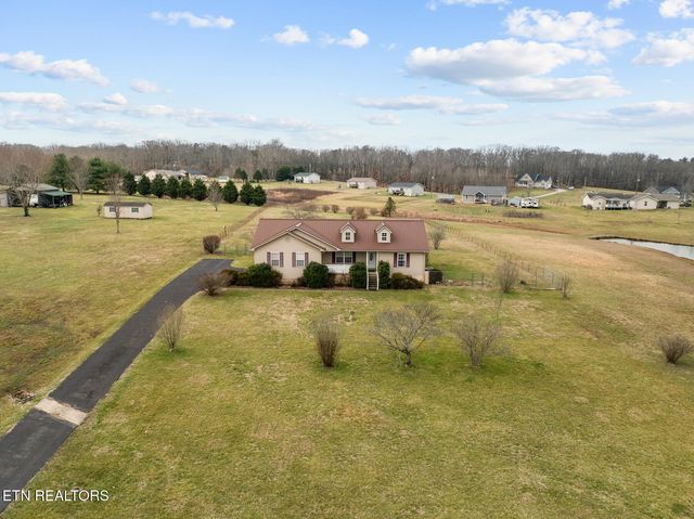 3076 Ryan Rd, Crossville, TN 38571
