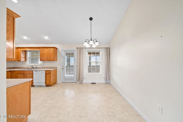 3076 Ryan Rd, Crossville, TN 38571