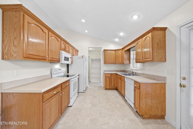 3076 Ryan Rd, Crossville, TN 38571