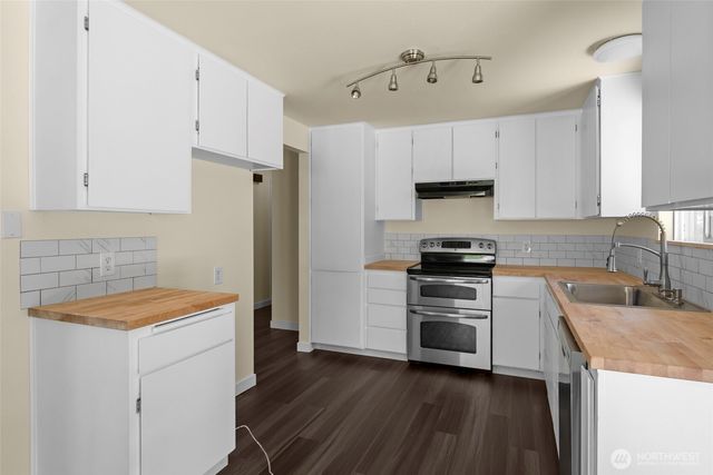 880 Quail Lane, Oak Harbor, WA 98277