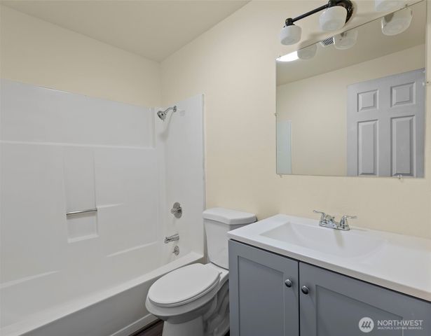 880 Quail Lane, Oak Harbor, WA 98277