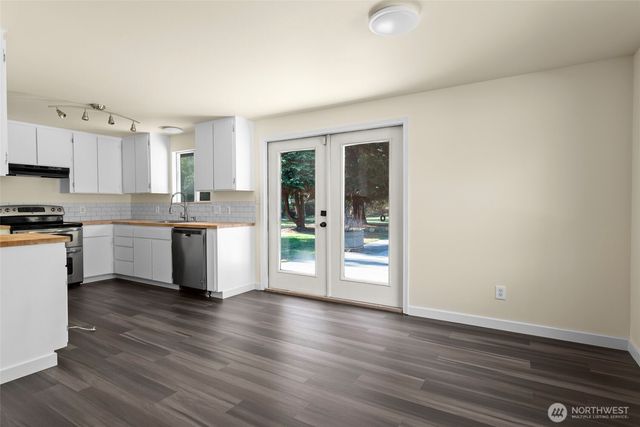 880 Quail Lane, Oak Harbor, WA 98277