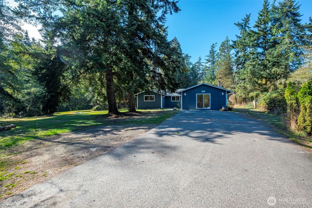 880 Quail Lane, Oak Harbor, WA 98277