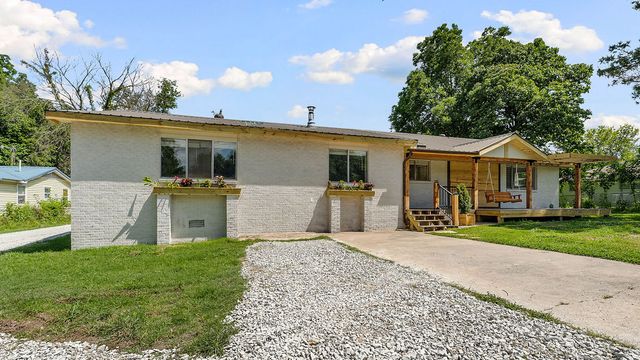 20908 Dawn Hill East Road, Gentry, AR 72734