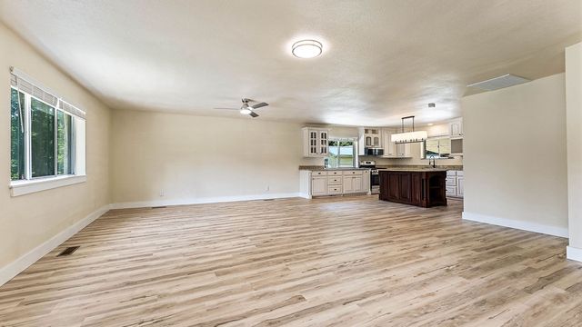20908 Dawn Hill East Road, Gentry, AR 72734