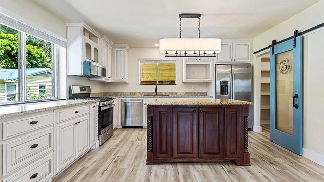 20908 Dawn Hill East Road, Gentry, AR 72734