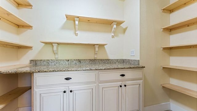 20908 Dawn Hill East Road, Gentry, AR 72734