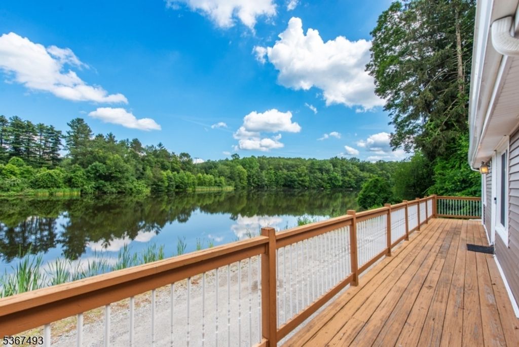 54 Nosenzo Pond Rd, West Milford Twp., NJ 07480