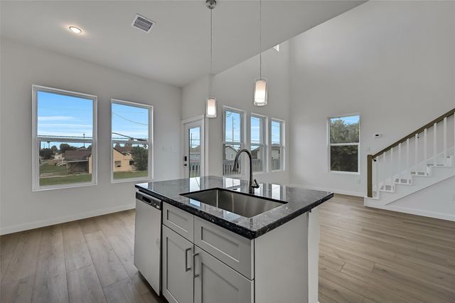 701 39th Street, Galveston, TX 77550