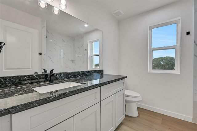 701 39th Street, Galveston, TX 77550