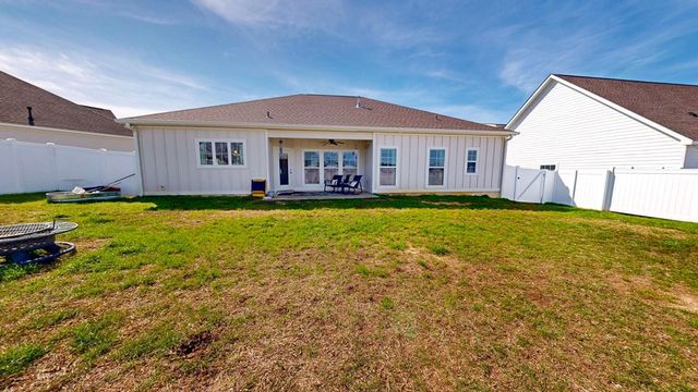132 Leaf Street, Midland City, AL 36350