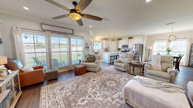 132 Leaf Street, Midland City, AL 36350