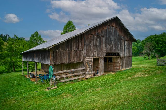 8228 Highway 705, West Liberty, KY 41472