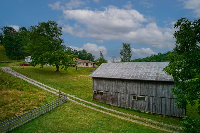 8228 Highway 705, West Liberty, KY 41472