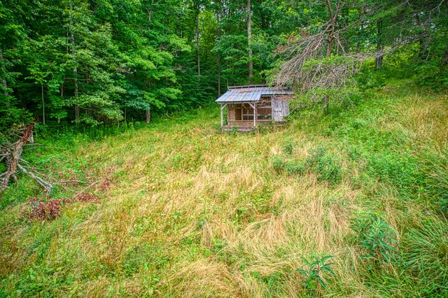 8228 Highway 705, West Liberty, KY 41472