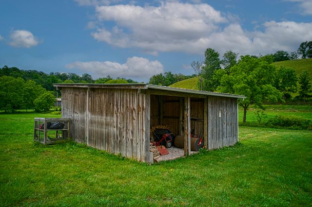 8228 Highway 705, West Liberty, KY 41472