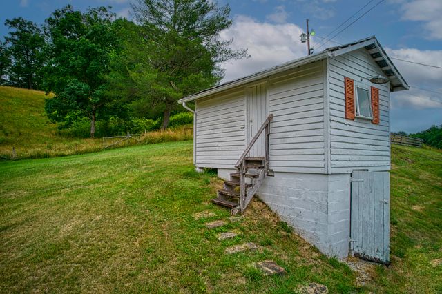 8228 Highway 705, West Liberty, KY 41472