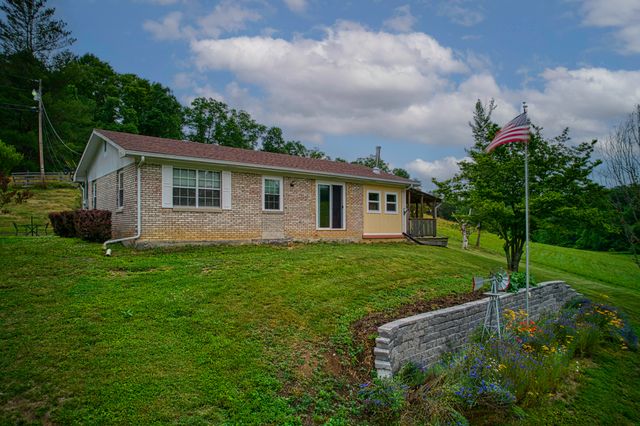 8228 Highway 705, West Liberty, KY 41472