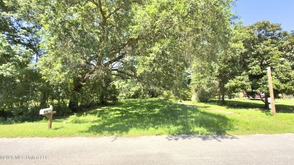 1210 12th Street, Pascagoula, MS 39567
