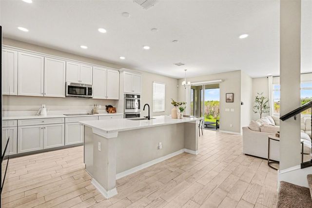 38152 COBBLE CREEK BOULEVARD, Zephyrhills, FL 33540