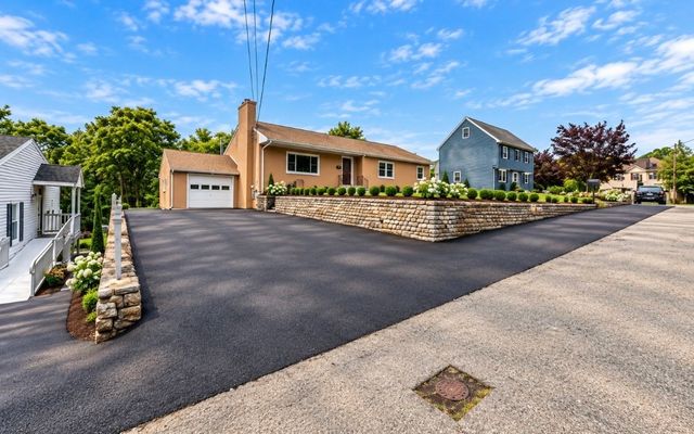 28 Bulfinch Ter, Lynn, MA 01902