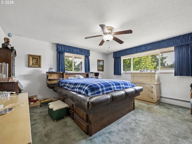 709 Ne 107TH Pl, Portland, OR 97220