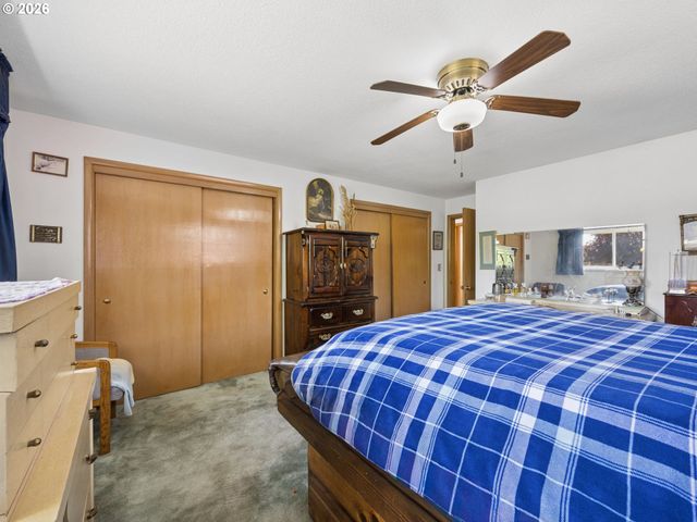 709 Ne 107TH Pl, Portland, OR 97220