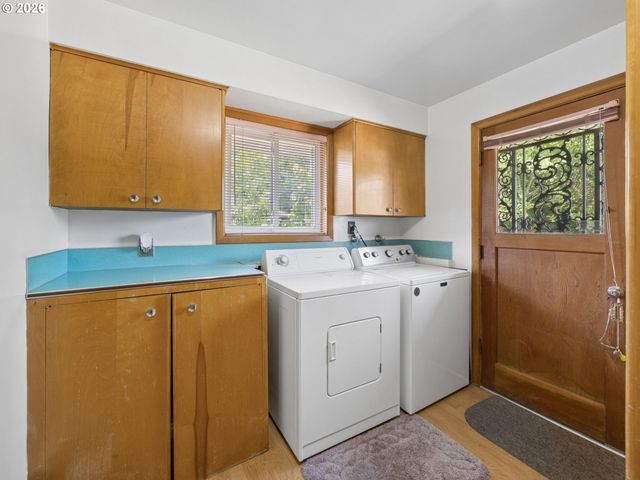 709 Ne 107TH Pl, Portland, OR 97220