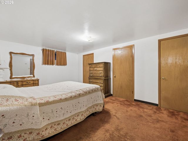 709 Ne 107TH Pl, Portland, OR 97220