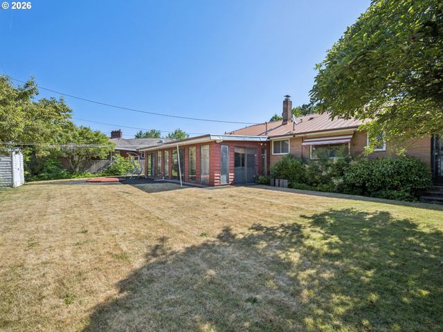 709 Ne 107TH Pl, Portland, OR 97220